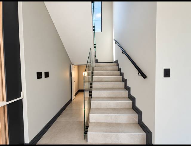 4 BEDROOM FREEHOLD FOR SALE IN FOUNTAINBROOK ESTATE